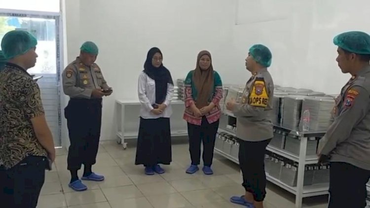 Kapolres Pelabuhan Tanjung Perak Tinjau Kesiapan SPPG, Dukung Program Pemenuhan Gizi Nasional