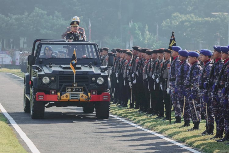 Polri Gelar Upacara Hari Bhayangkara Ke-80 di Satlat Korbrimob Cikeas